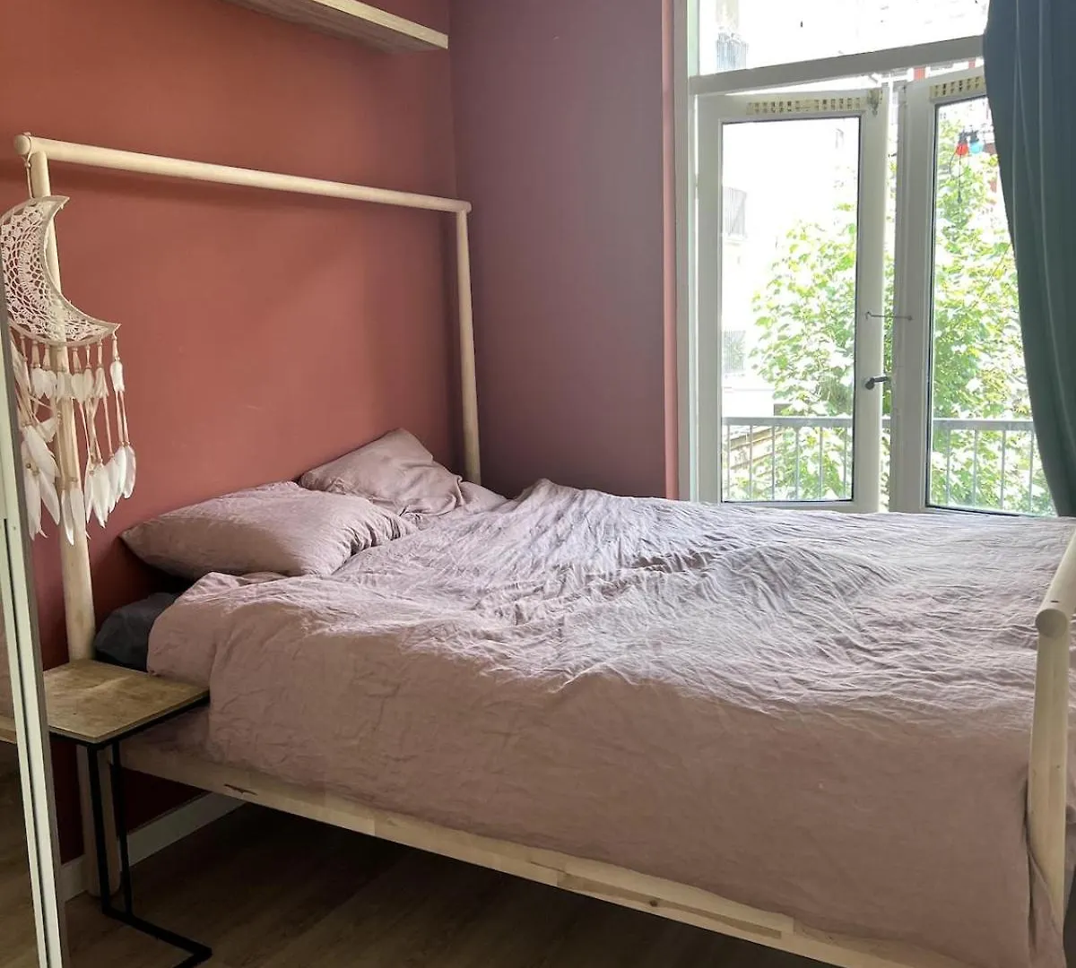 Centrally Located 2-Bedroom Apartment In Oud-West Amsterdam 0*,  Niederlande
